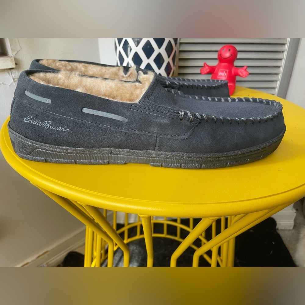 NWOT Men’s slippers - Picture 2 of 8